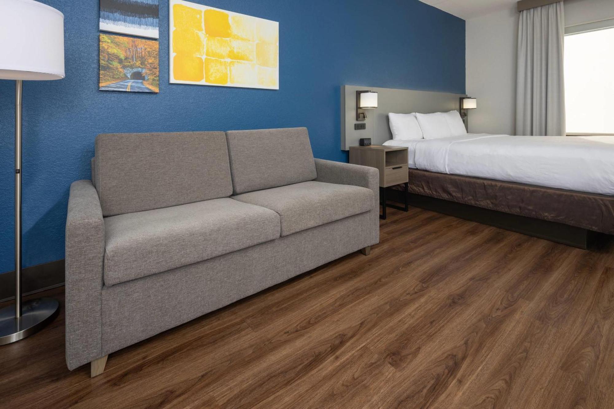 Comfort Outlet Center Hotel Asheville